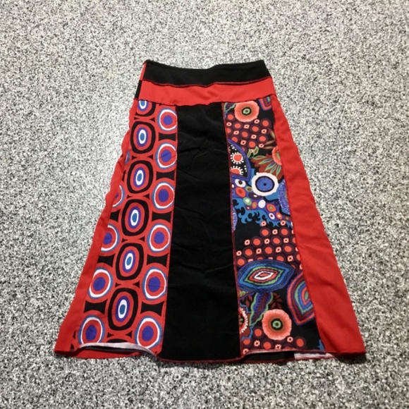 R.P. Tamar โฆ Bold Vintage Artwear Made in France Skirt (S) - Picture 7 of 7